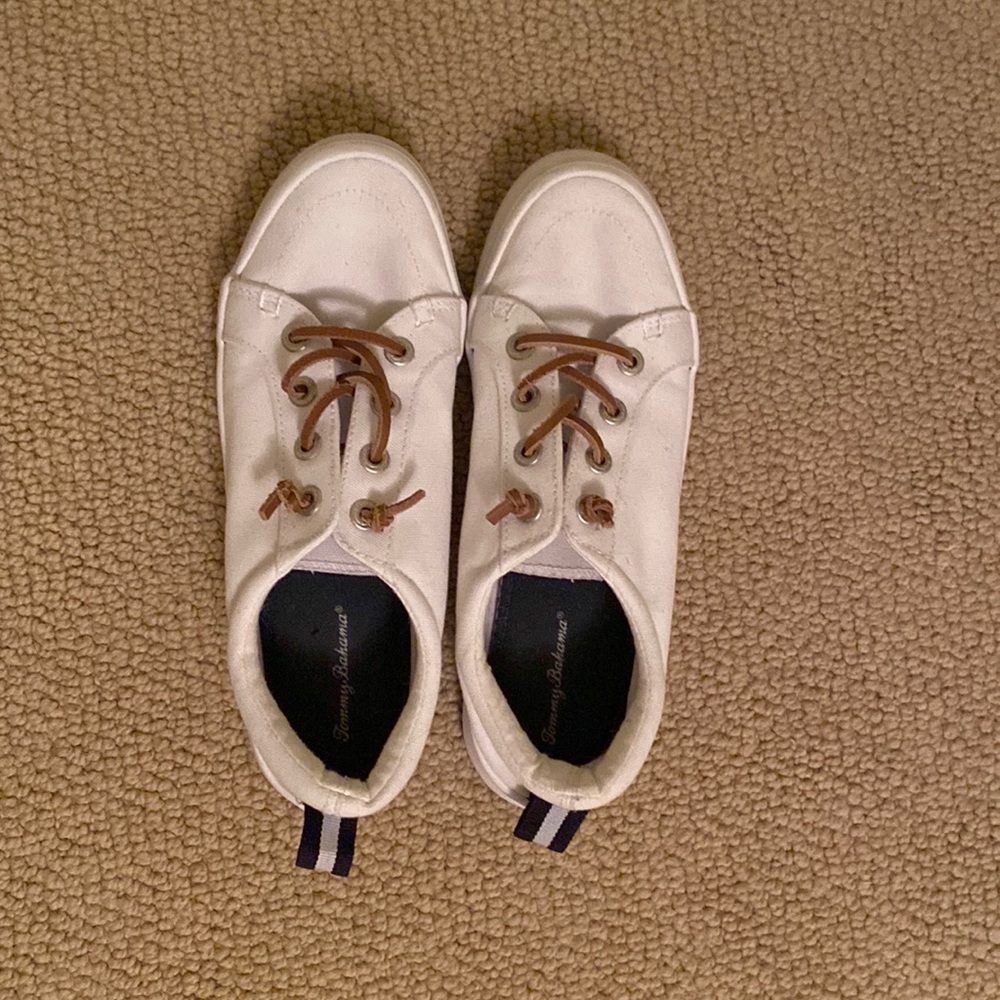 Tommy Bahama Sneakers: size 9